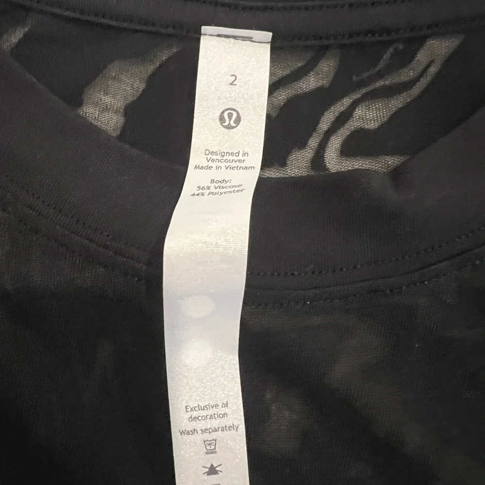 Lululemon mesh tank - Picture 2 of 3